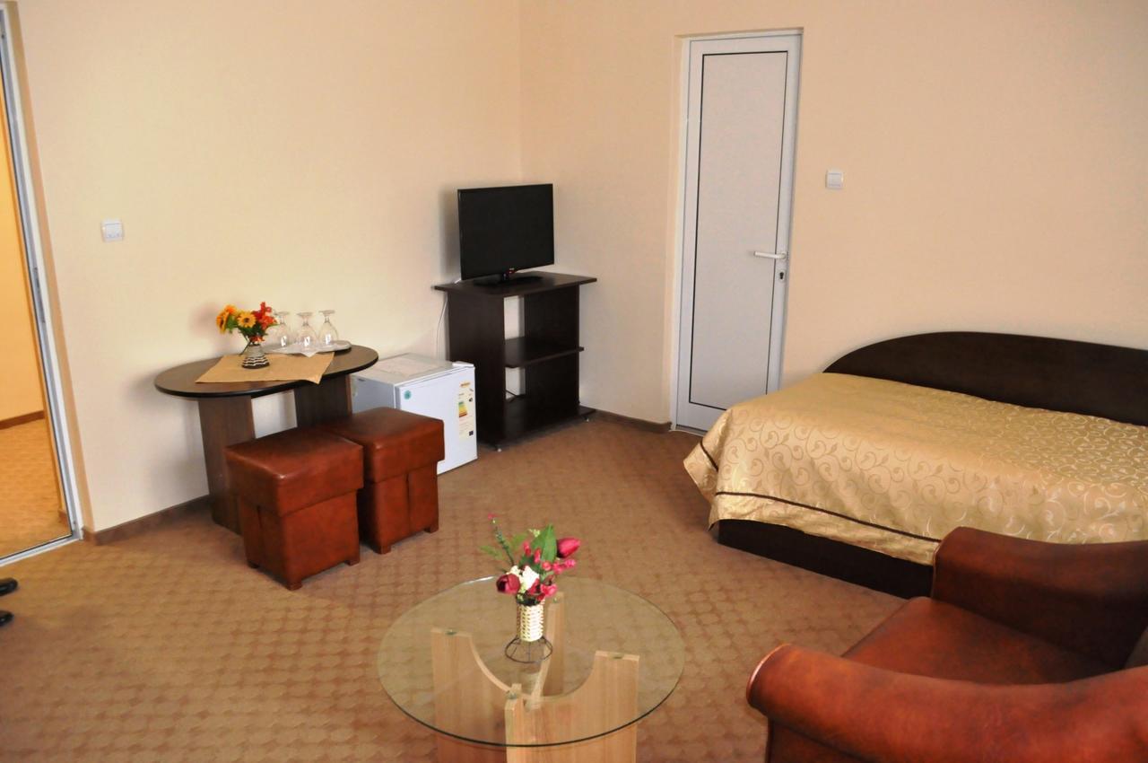 Hotel Andrei Кымпия-Турзи Экстерьер фото