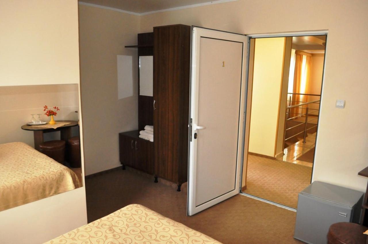 Hotel Andrei Кымпия-Турзи Экстерьер фото