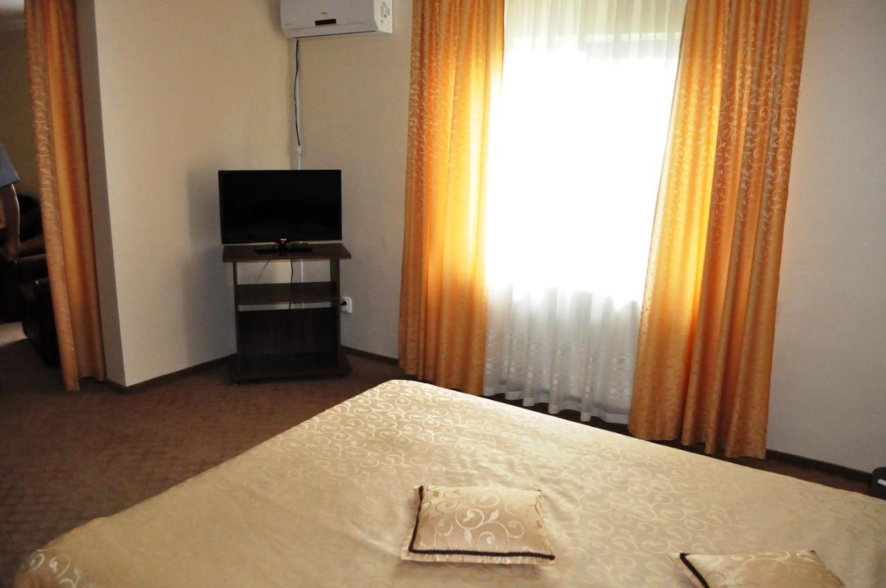 Hotel Andrei Кымпия-Турзи Экстерьер фото