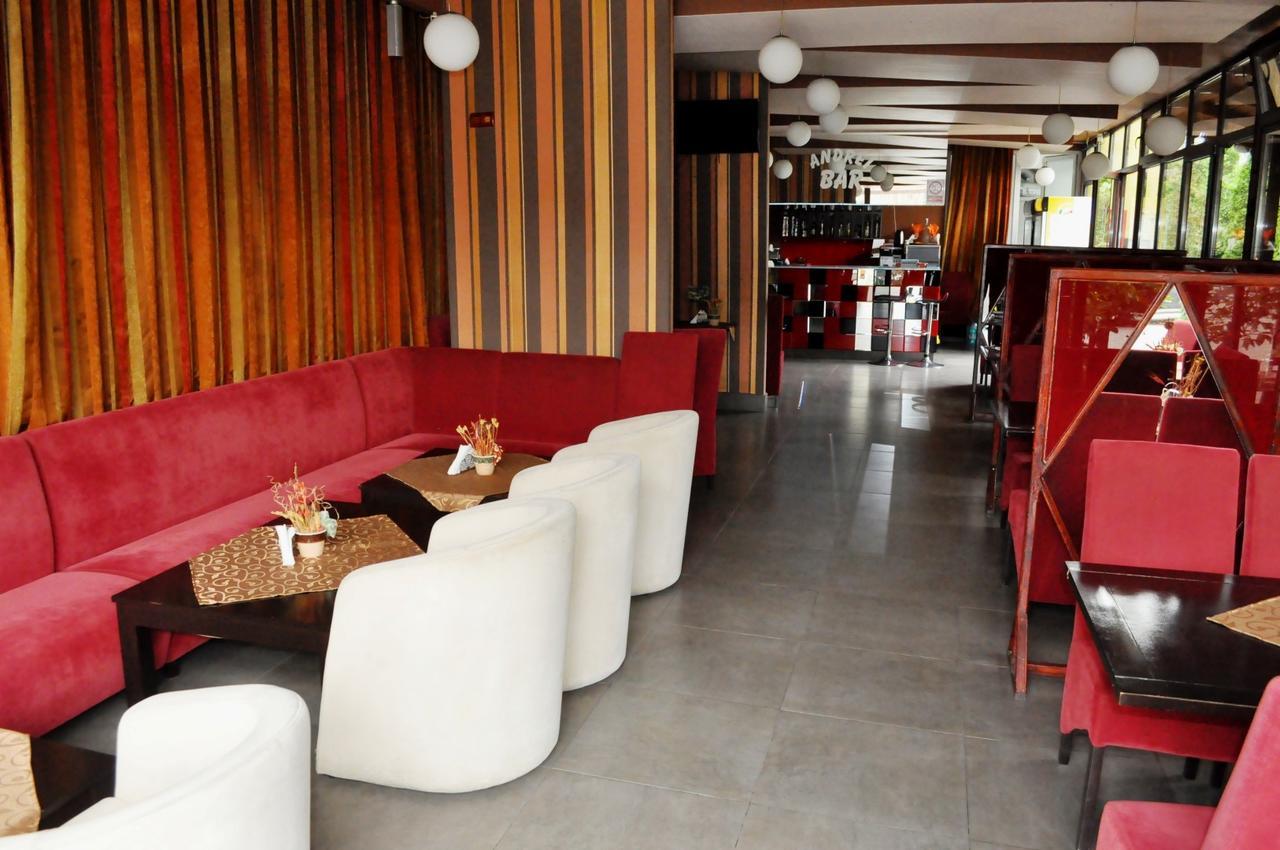 Hotel Andrei Кымпия-Турзи Экстерьер фото
